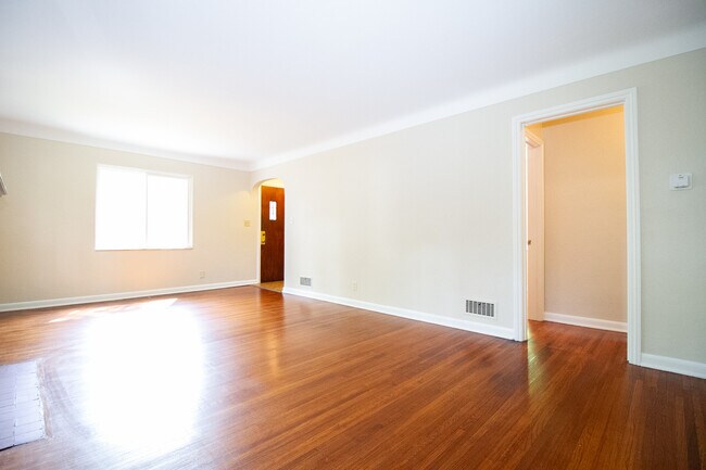 Photo - 2424 Lambert Dr