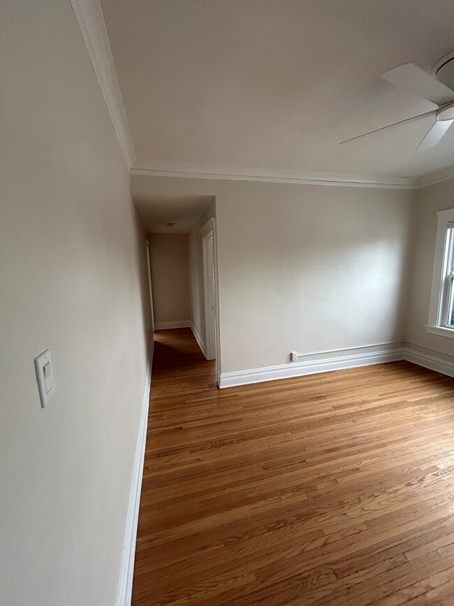 Family Room - 715 W Hillgrove Ave Unit 2 Front