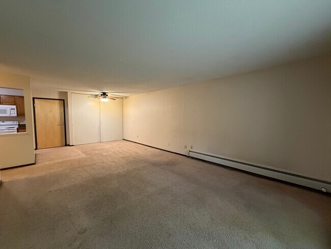 Photo - 1700 Four Oaks Rd Unit 124