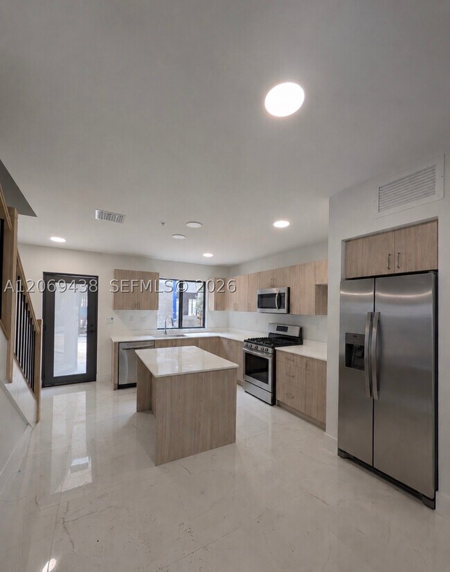 7462 W 4th Ave Unit 108