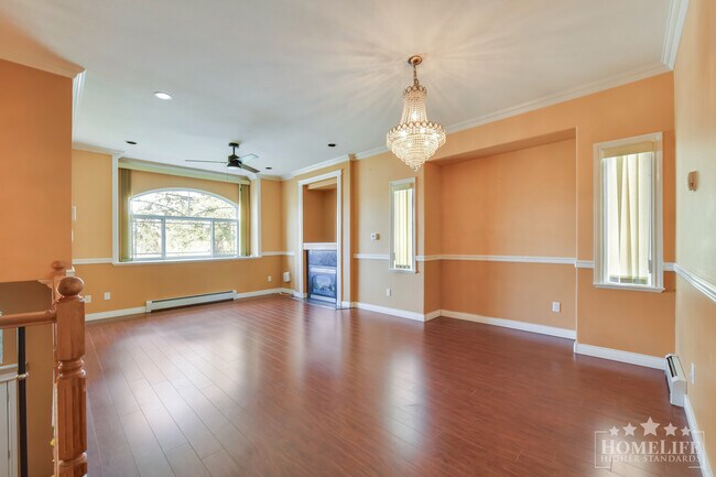 Photo - Beautiful 4 Bed 3 Bath Home with Covered Patio in West Newton Surrey Unit Upper House