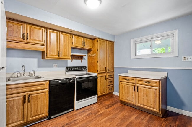Photo - Beautiful 2 bedroom home in Scott Township available October 1!