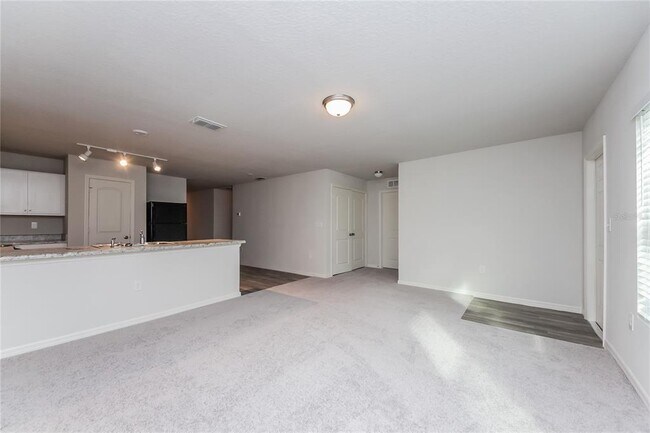 Photo - 208 Gladiola Ct