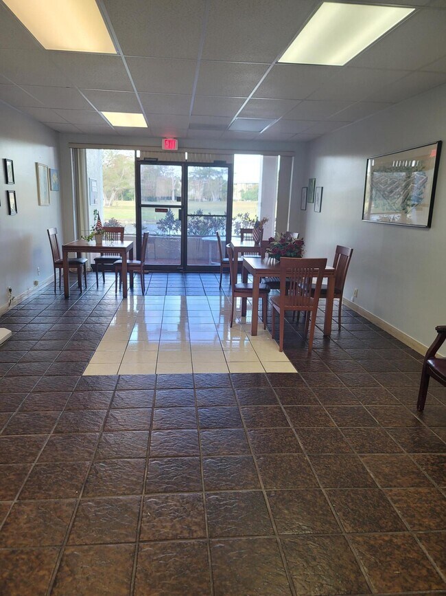 Photo - 3571 Inverrary Dr Unit 305