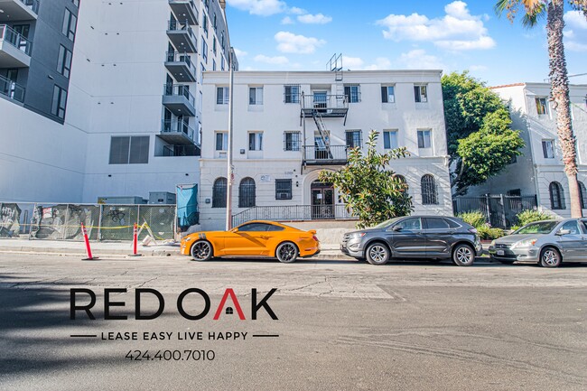 2915 Sunset Pl Unit 204