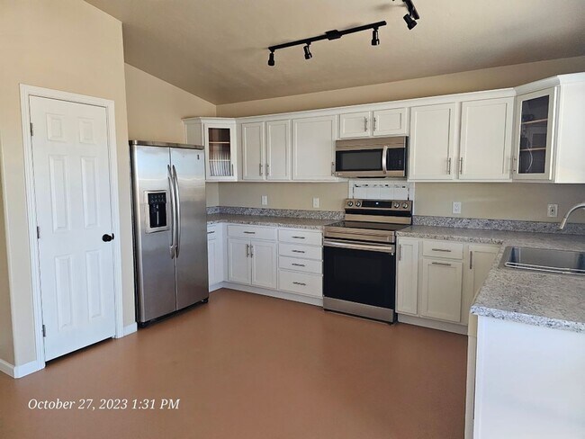 3152 W Verde Dr