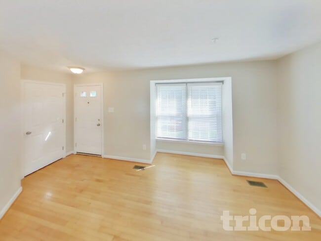 Photo - 9851 Bayline Cir