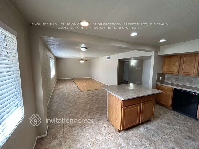 Photo - 5625 W Pierson St