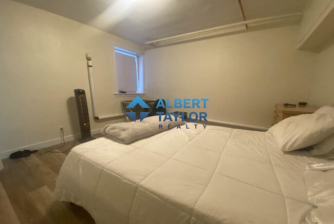 Building Photo - 1581 Beacon St Unit A Rental