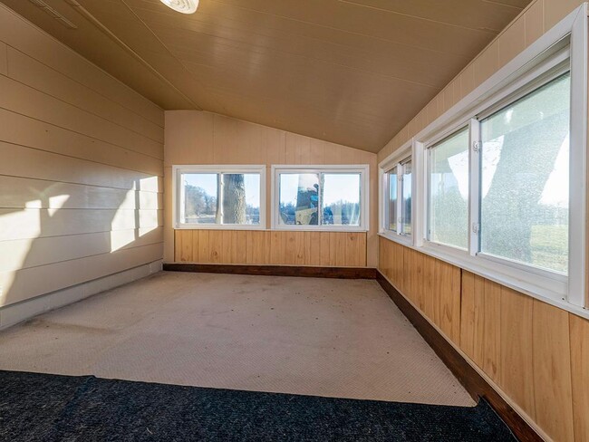 Photo - 5651 Aetna Ave SE