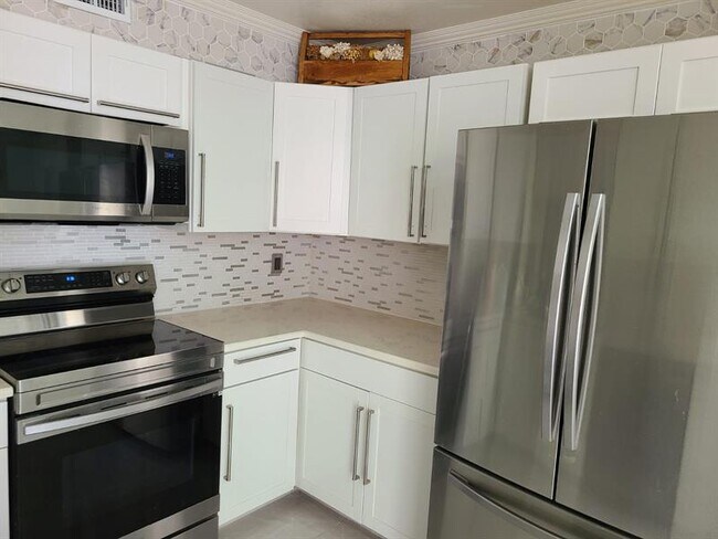 Photo - 13851 Oneida Dr Unit H1