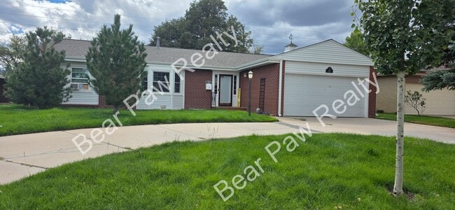 Building Photo - 609 Vista Ln