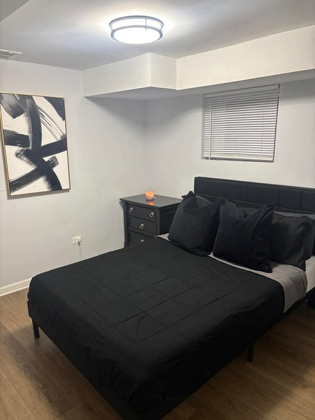 Photo - 7240 S Cornell Ave Unidad B