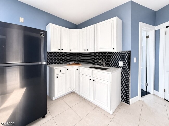 Photo - 204 DeMott Ave