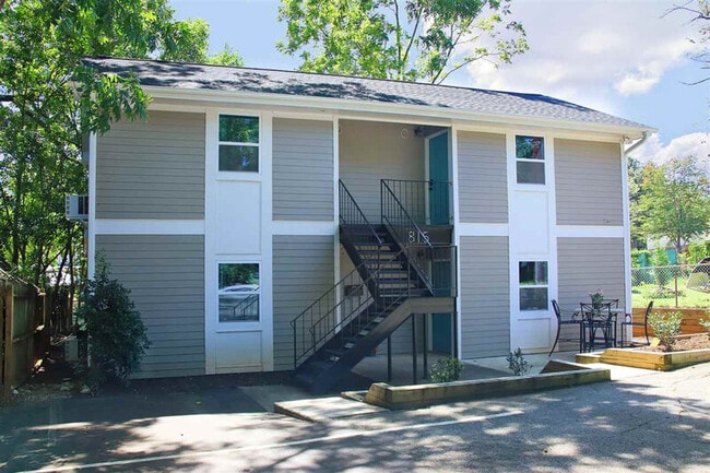 Building Photo - 815 Clay St Rental