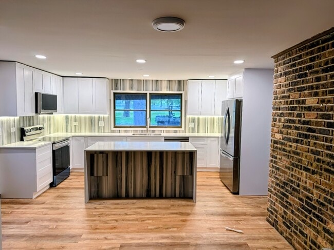 Photo - 27996 W Roberts Rd