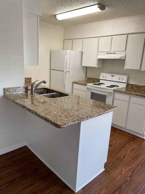 Photo - 3208 Matthews Dr