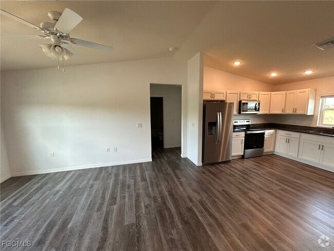 Building Photo - 131 Carousel Ave Rental