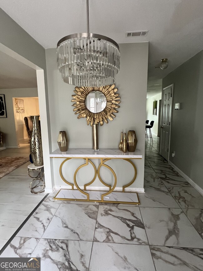 Photo - 1574 Rice Square