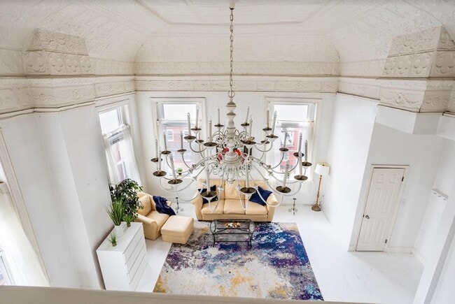 Photo - 1901 E Lombard St Unit The Chandelier Loft