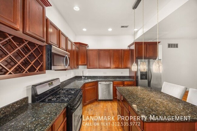 Photo - 4856 S Prairie Ave Unit 2