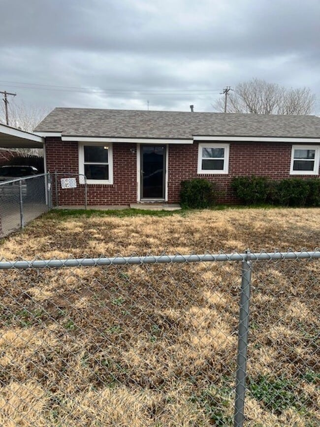 Building Photo - UPDATED HOUSE