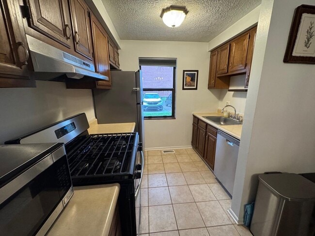 Photo - 307 Brookside Ln