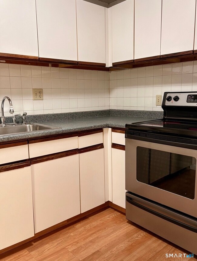 Photo - 70 Burgundy Hill Ln Unit 70