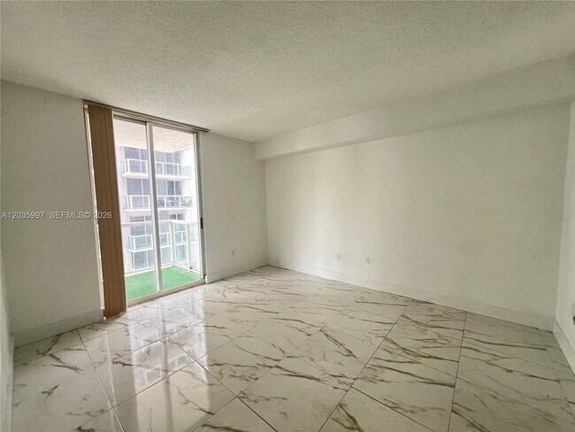 5085 NW 7th St Unit 711