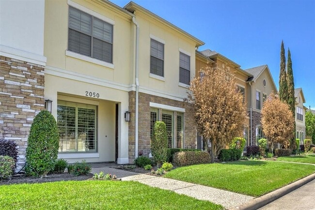 Photo - 2050 Palm Forest Ln