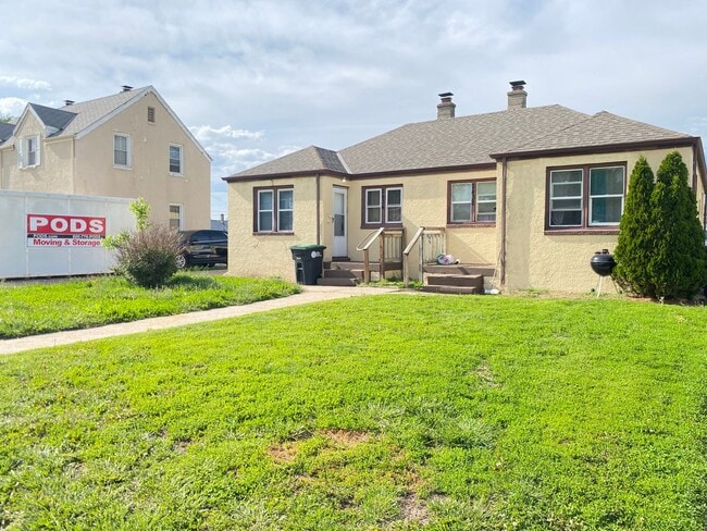 Building Photo - 1 bed 1 bath $795 Section 8 OK