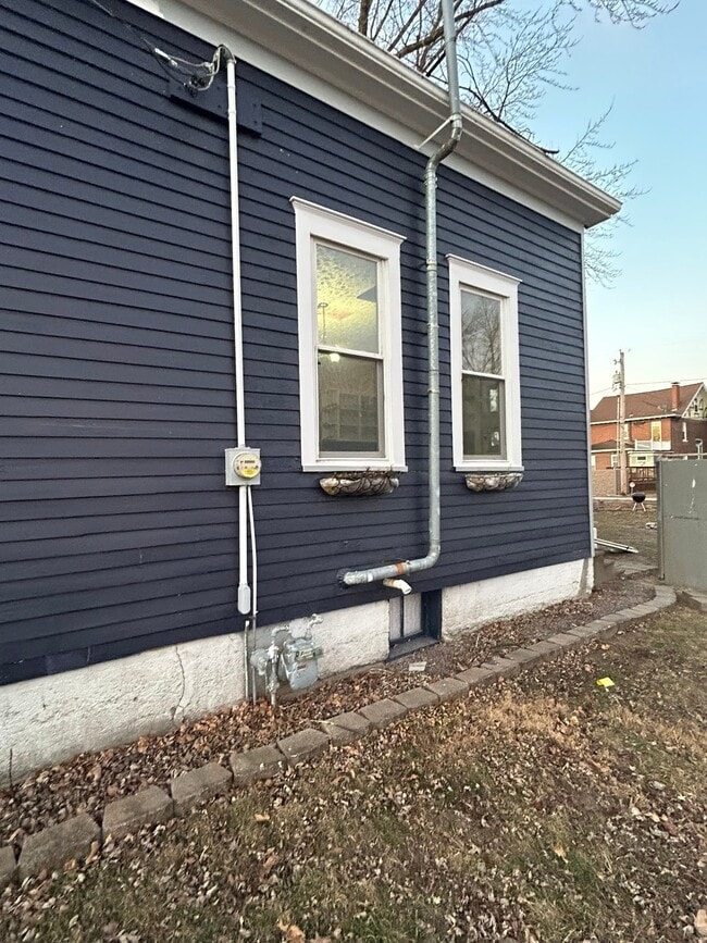 Photo - 106 S Benton St