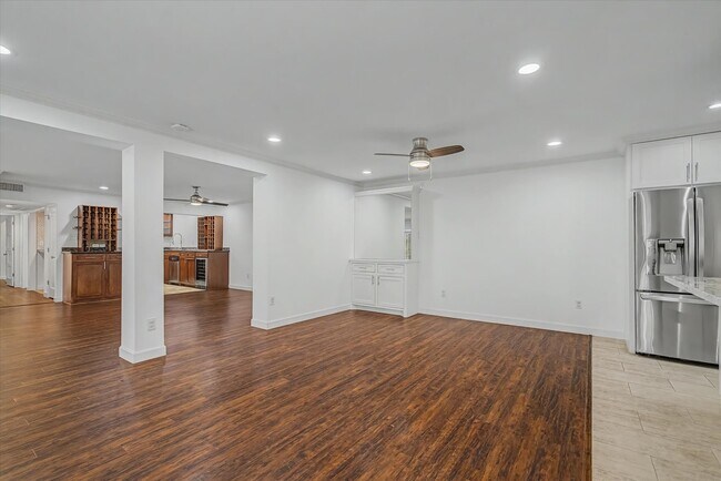Photo - 7575 Katy Fwy Unit 4