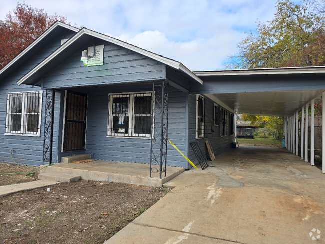 Building Photo - 339 Leroux St Rental