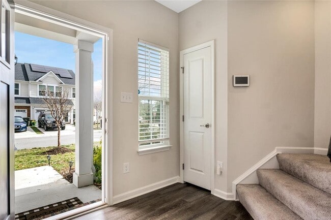 Photo - 105 Stegg St