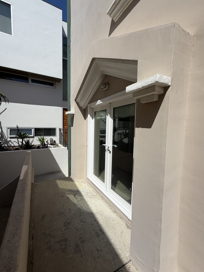 3111 Bayview Dr Unit A