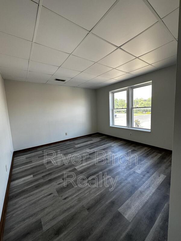Photo - 525 E Pine St