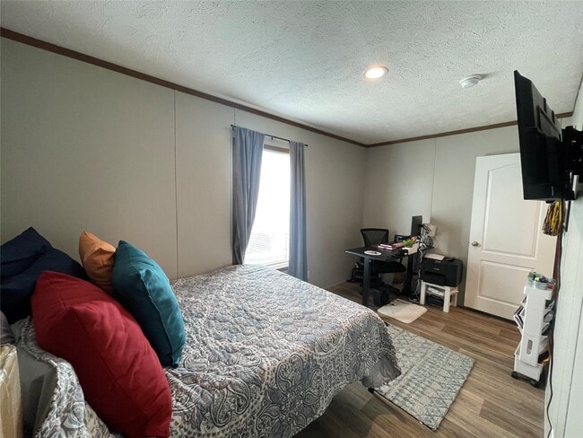 Photo - 20410 Telge Rd