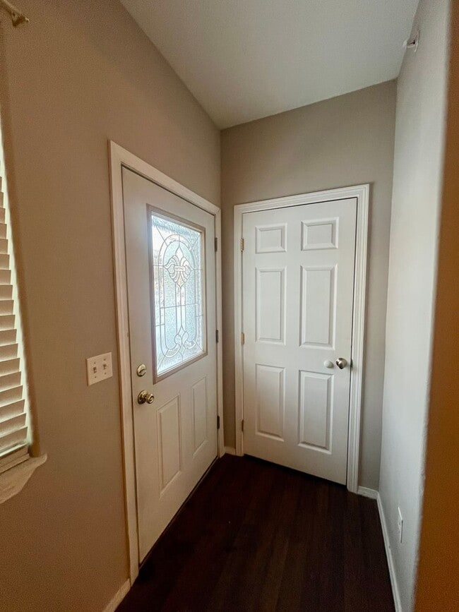 317 4th Ave Unit D