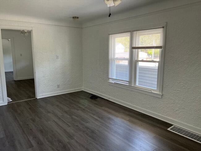 Photo - 1300 Stewart St