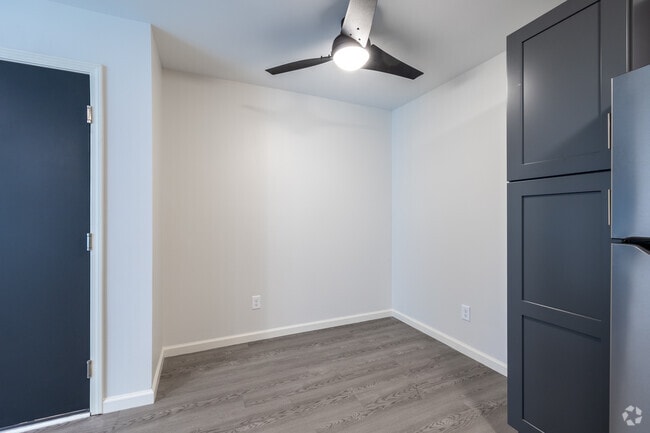 Lujo 2HAB, 1BA - 1000SF - Comedor - Balmoral Arms Apartments