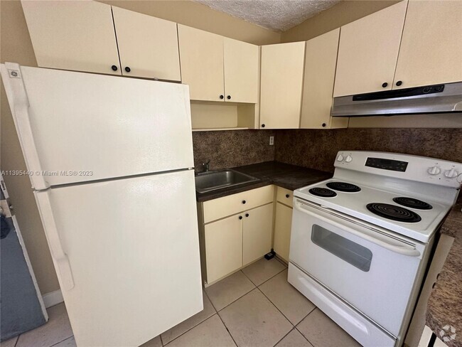 Building Photo - 131 NW 77th St Unit 7 Rental