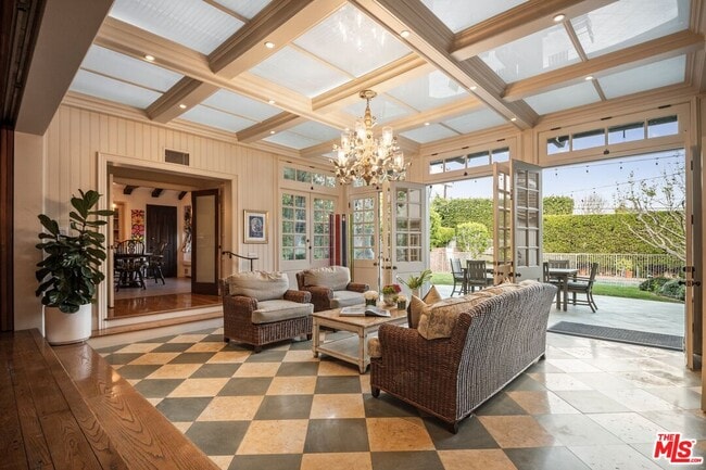 Photo - 708 Sierra Dr