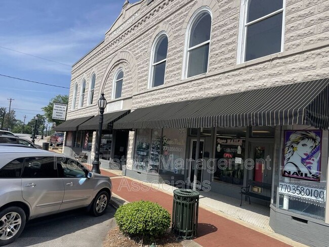 Photo - 10-10A Market St