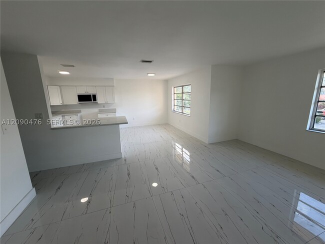 1760 W 42nd St Unit 1760