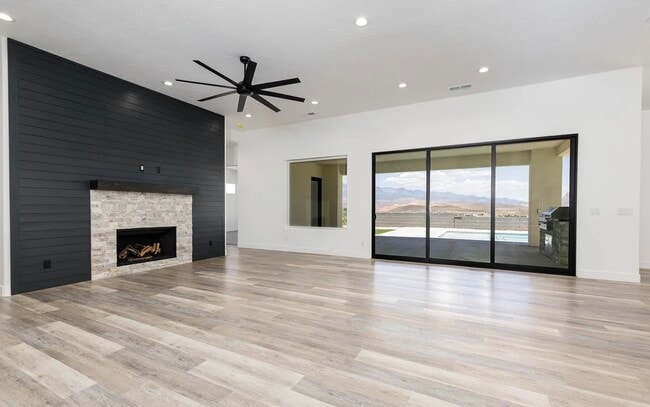 Photo - 163 W Ridge Rd