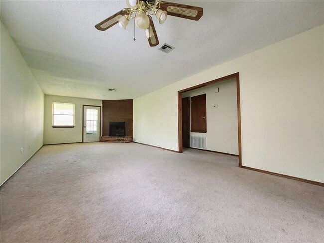 Photo - 235 Barrett Pl