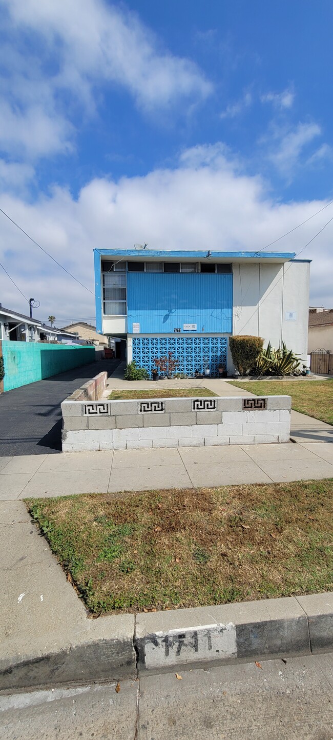 Building Photo - 1711 Marine Ave