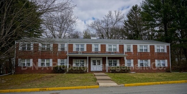 Building Photo - 404 Woodcliff Ave Unit #1-102