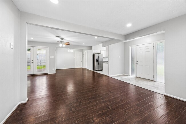 Photo - 5827 Southminster Dr